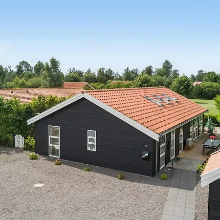 4 Bedroom Beautiful In Vaeggerlose Holiday home