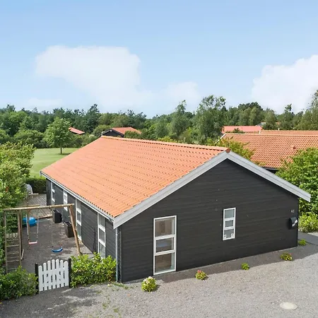 Holiday home 4 Bedroom Beautiful In Vaeggerlose
