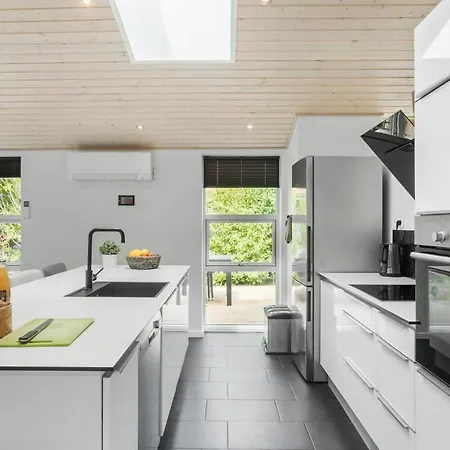 4 Bedroom Beautiful In Vaeggerlose Holiday home